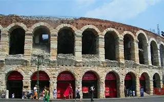 Верона — поэтический портал влюблённых